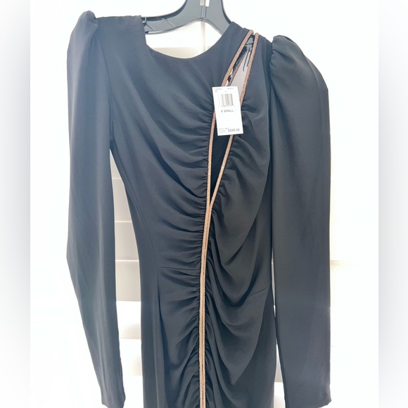Helsi Chiara Long-Sleeve Asymmetric Keyhole Gown - Picture 3 of 4